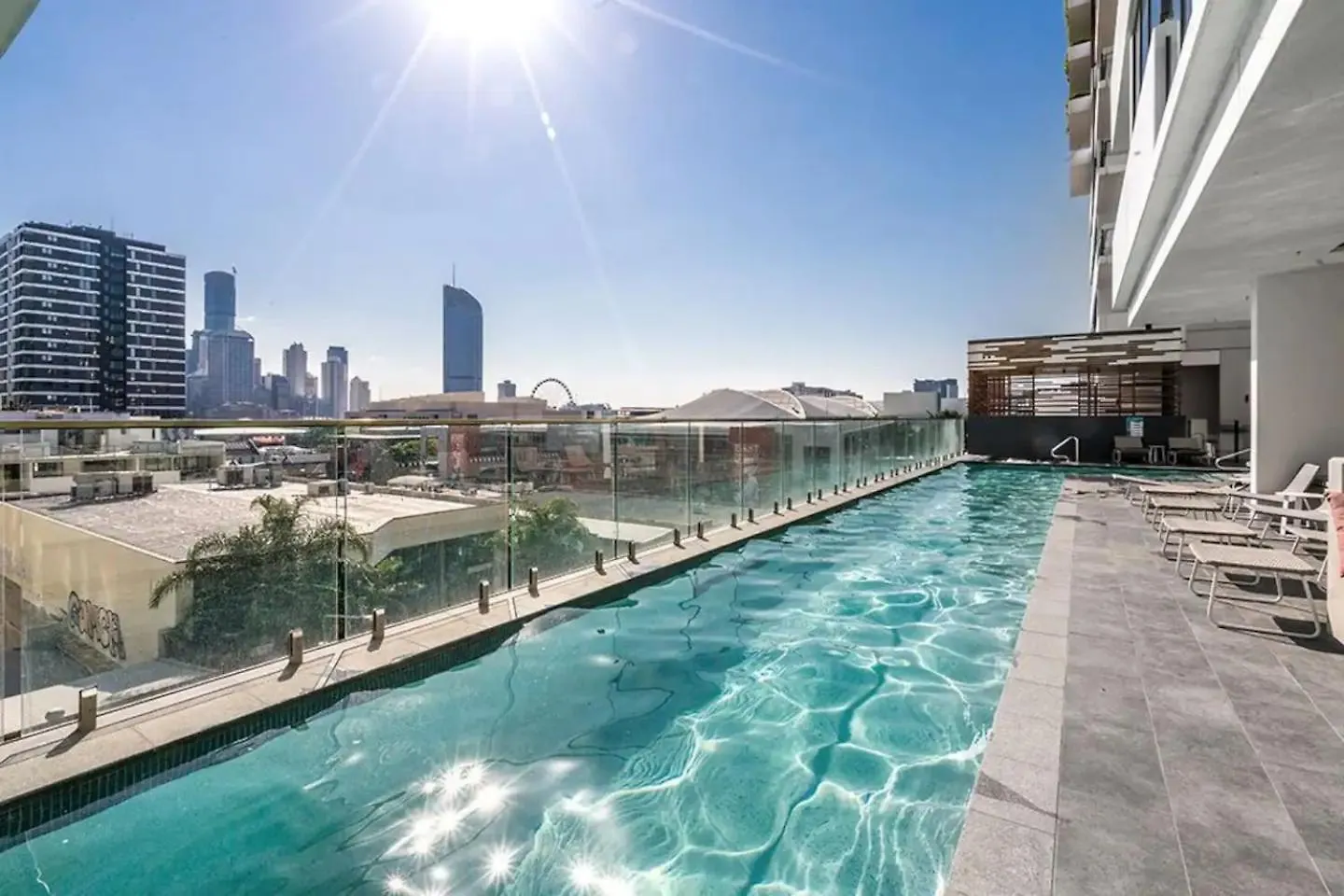 King Bed, Car Park And Gorgeous City & River Views Brisbane