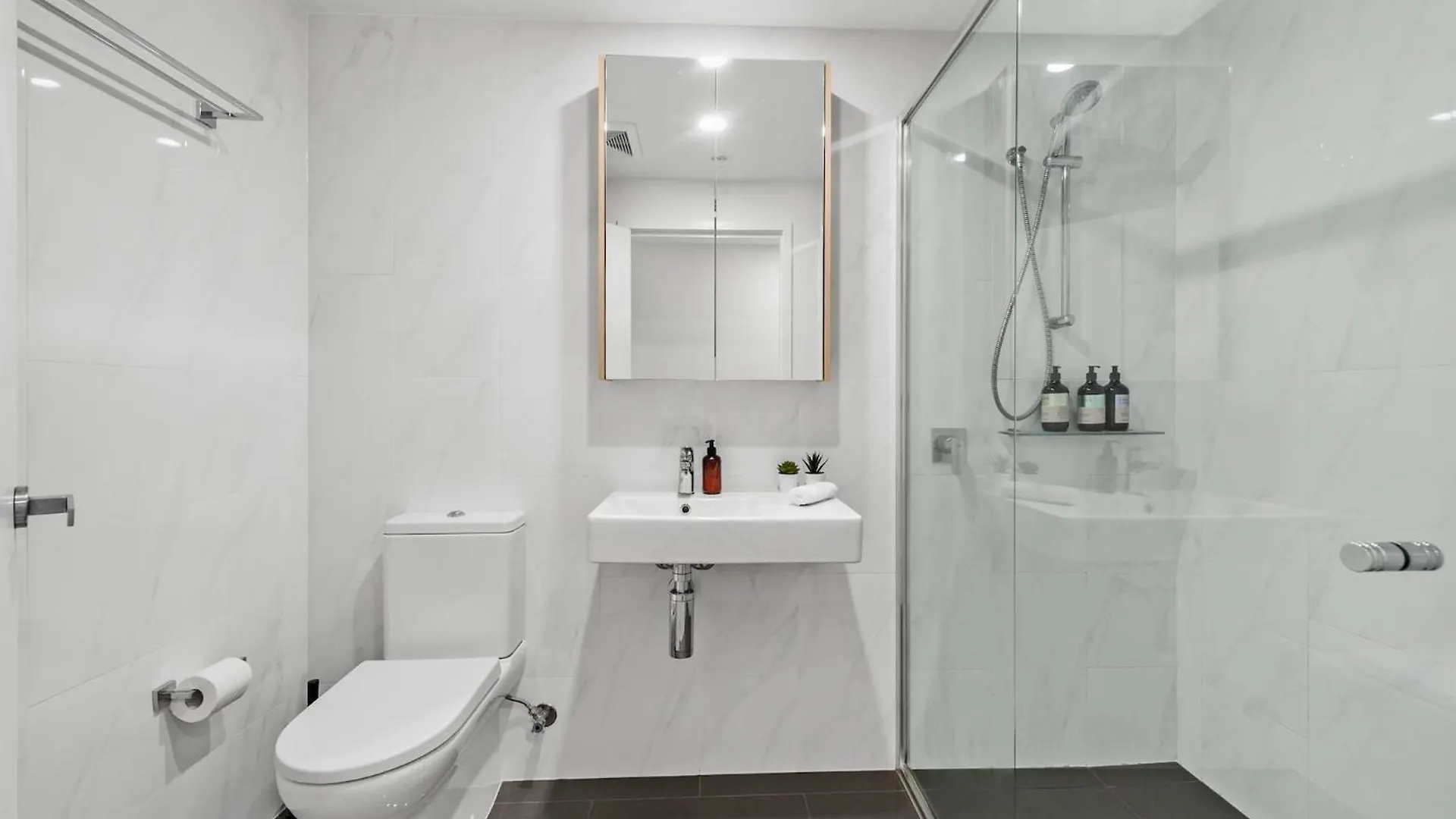 Apartment King Bed, Car Park And Gorgeous City & River Views Brisbane Australia